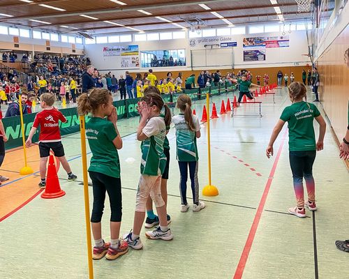 Kreis-Hallenmeisterschaften der Kinderleichtathletik in Hünfeld – Ein super Event für alle! Einfach wieder Werbung für die Kinderleichtathletik!