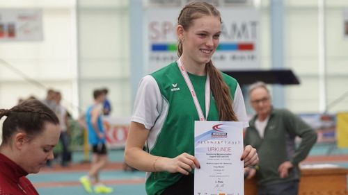 Hessische Hallen-Meisterschaften der U20 und U16 – Emma Röhrdanz ist Hessenmeisterin im Hochsprung der W14 - 