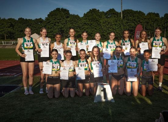 U16-Mädels der Startgemeinschaft Hünfeld-Eichenzell-Flieden bärenstark bei den „Hessischen Meisterschaften Team U20/U16“ in Darmstadt unterwegs – Der Lohn, die Hessische Meisterschaft bei der WJ U16!