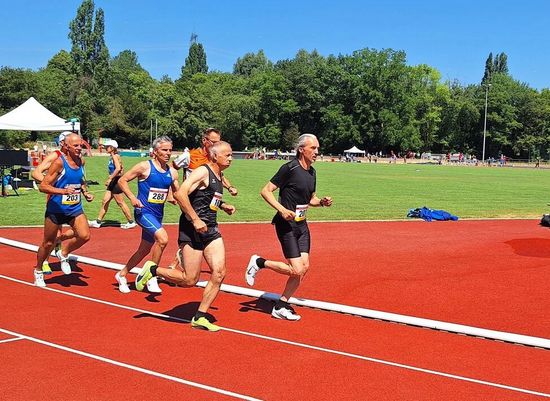 Hessische Meisterschaften der Masters in Hattersheim- HLV-Kreis Fulda-Hünfeld mit 3x Platz 1, 4x Platz 2, 1x Platz 3