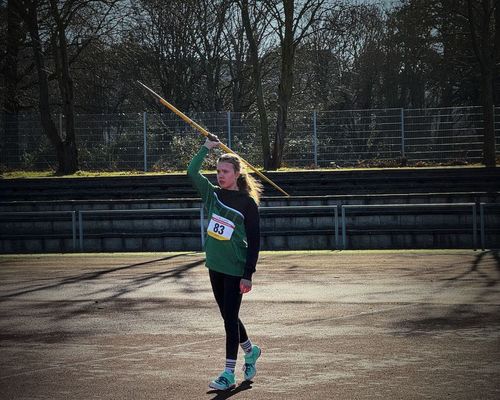 Hessische Meisterschaften im Winterwurf - Edda Bischof holt im Diskuswurf BRONZE