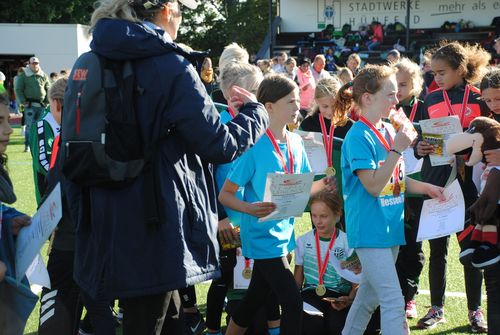 Hessenfinale „Kinderleichtathletik-Teamwettbewerb U12“ – Team „Hünfelder SV 1“ holt sich auf der Rhönkampfbahn in Hünfeld die Hessenmeisterschaft