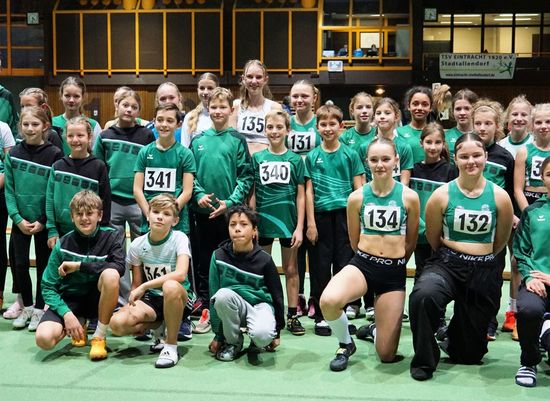 40. Nationales Vorweihnachtskriterium in der Herrenwaldhalle in Stadtallendorf – Staffeln wieder stark unterwegs – zusätzlich 3 x Norm für Süddeutsche Hallenmeisterschaften geknackt