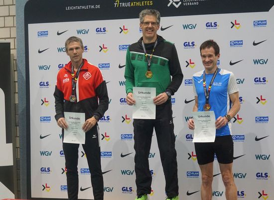 Deutsche Hallenmeisterschaften der Masters 2025 - "3" aus dem HLV-Kreis mit dabei - Nils Milde vom Hünfelder SV holt die Deutsche Hallenmeisterschaft in der Altersklasse M50 über 1.500m
