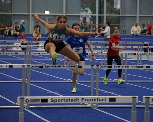 Frankfurt am Main – 32. Hallensportfest der U16 – U12 des HLV-Kreises Frankfurt am Main – Viele TOP-Leistungen – Lea Dostal ganz stark