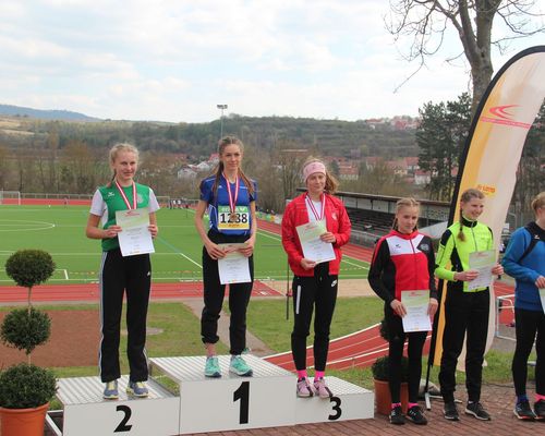 Hessische Meisterschaften im Langstreckenlauf auf der Rhönkampfbahn in Hünfeld